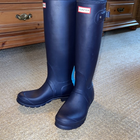 Hunter Original Tall Rain Boot- Matte Navy w/ Turquoise Stripe Sz 7 - Picture 4 of 9